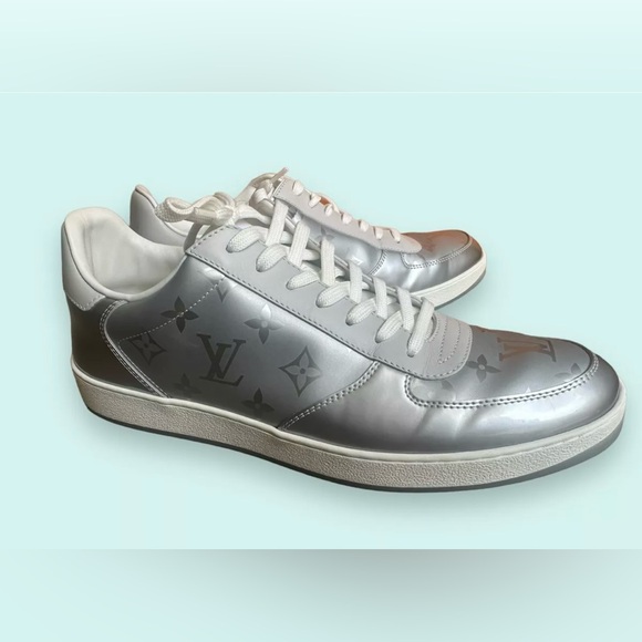 LOUIS VUITTON Rivoli low top leather sneakers Men size 8.5 with box. - Picture 2 of 11